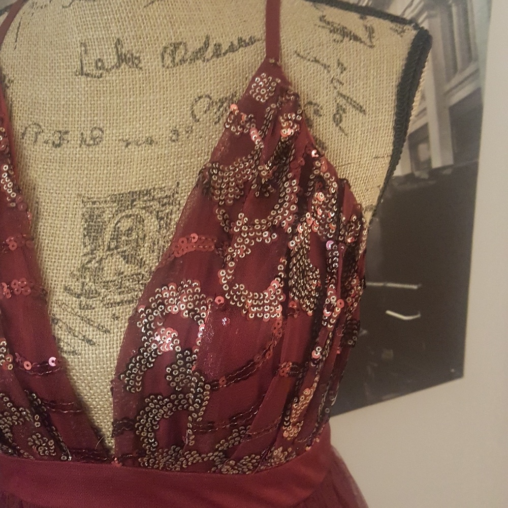 Dress - Picture 2 of 3